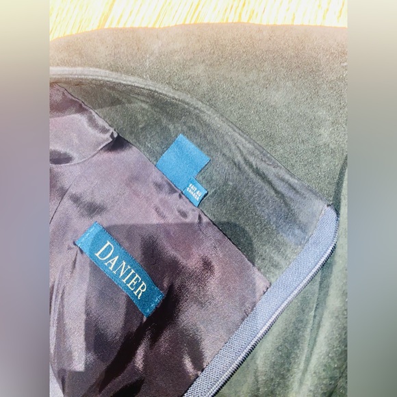 Danier Genuine Leather Olive Dark Green Skirt With Small slit & string at waist - Picture 9 of 14